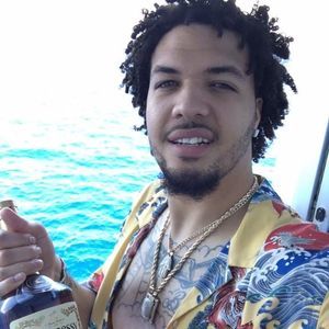 Meet your Posher, Derrick